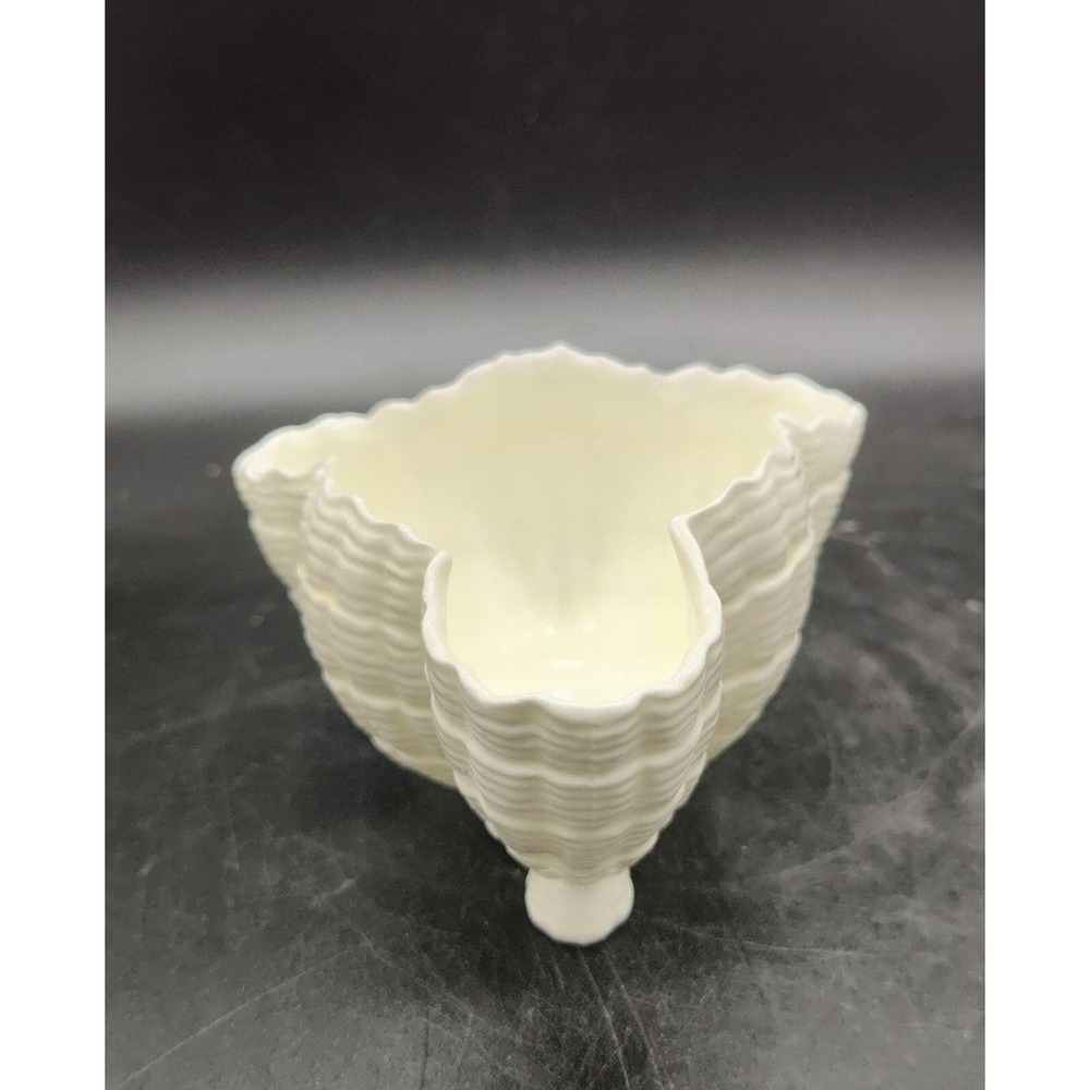 Vintage Royal Worcester Shell Shaped Bone China Footed Bowl Mid Century 3"‎